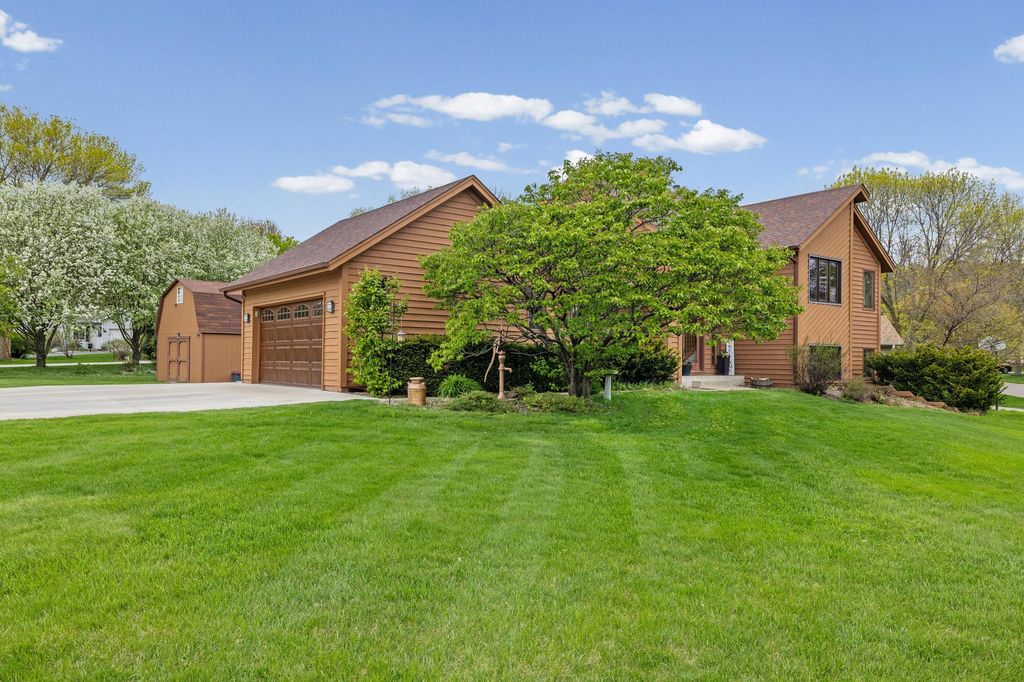 Photo of 20702 Jaguar Terrace, Lakeville, MN 55044 (MLS # 7065016)