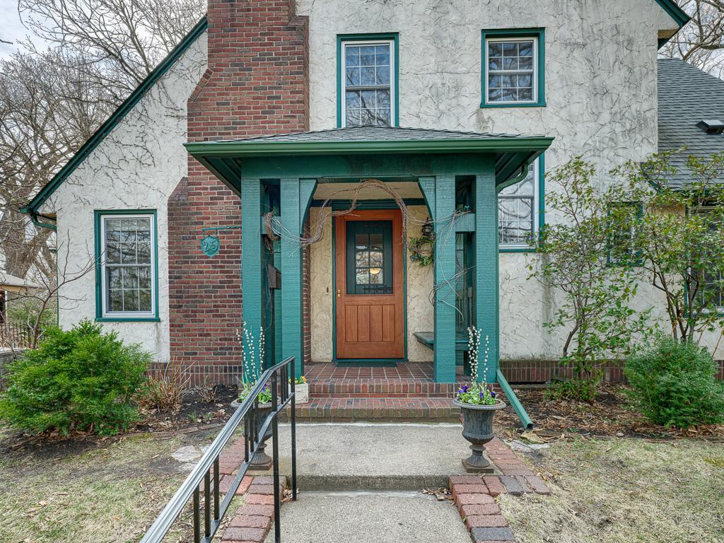 25 Benhill Road