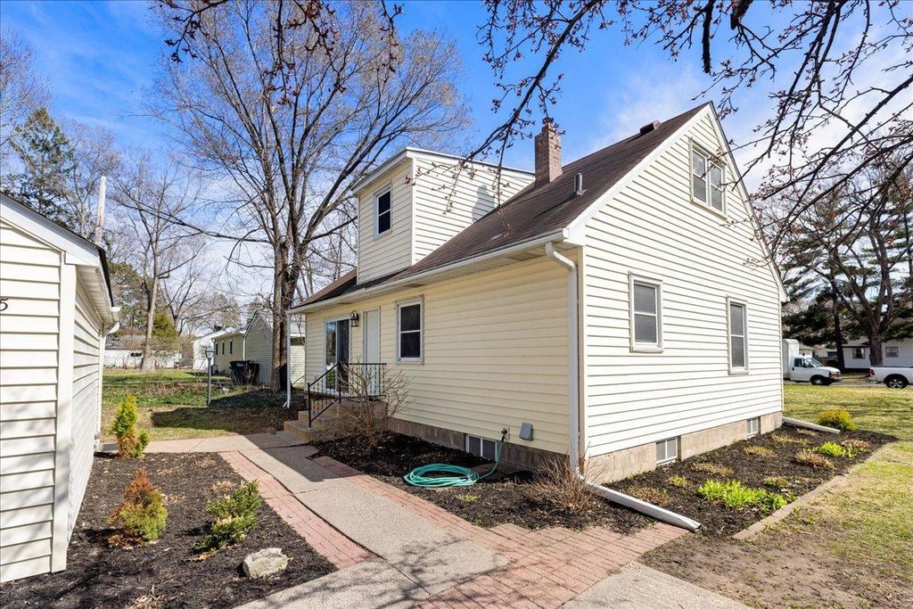 Photo of 1005 90th Avenue NE, Blaine, MN 55434 (MLS # 7058320)