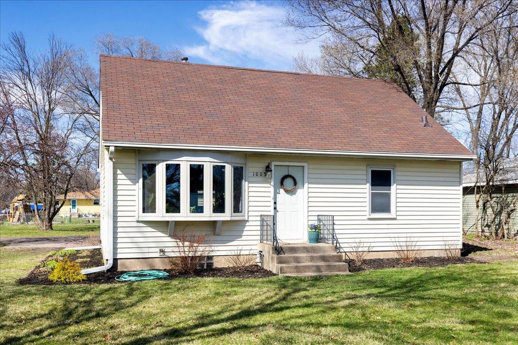 Photo of 1005 90th Avenue NE, Blaine, MN 55434 (MLS # 7058320)