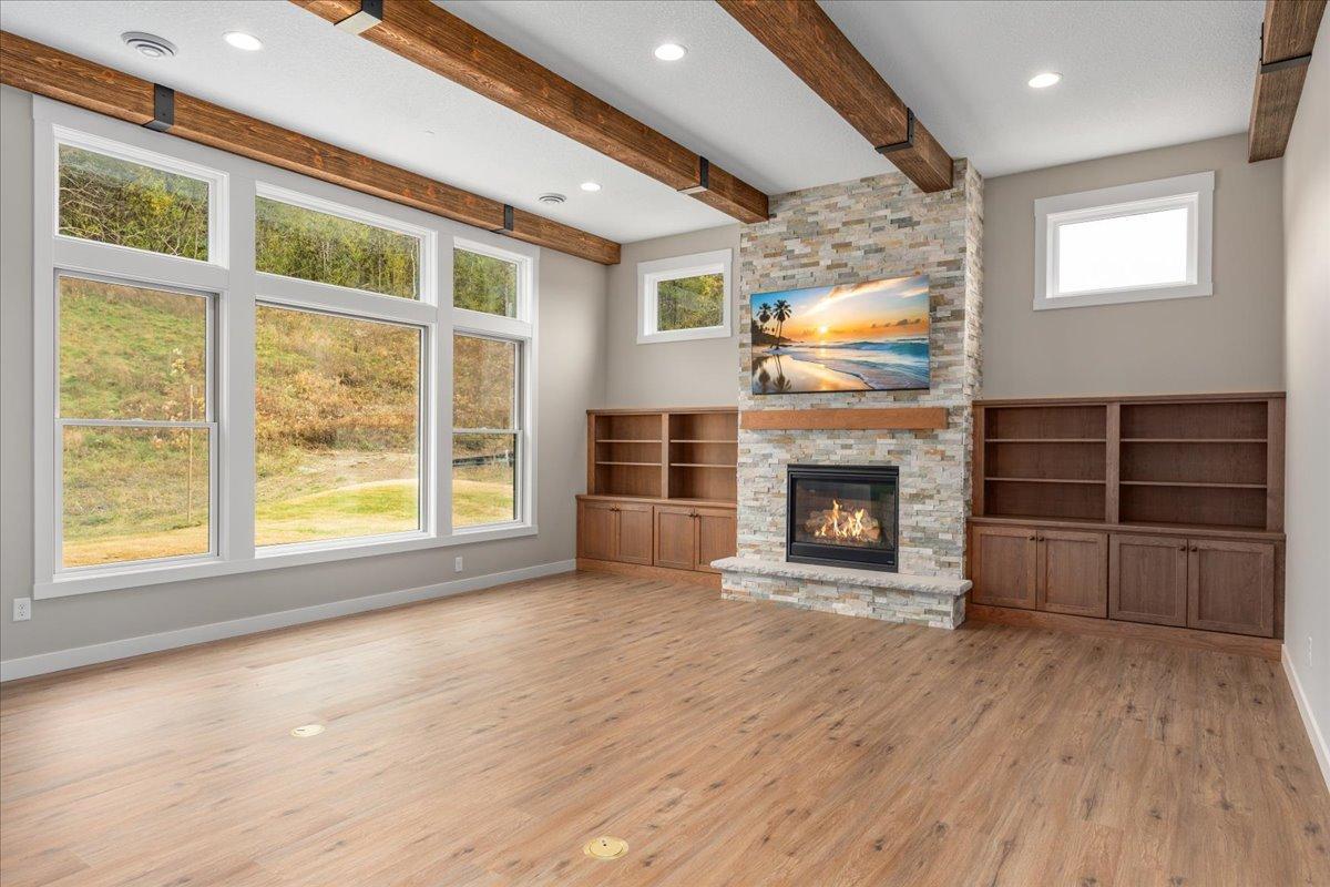 2400 Simply Living Lane