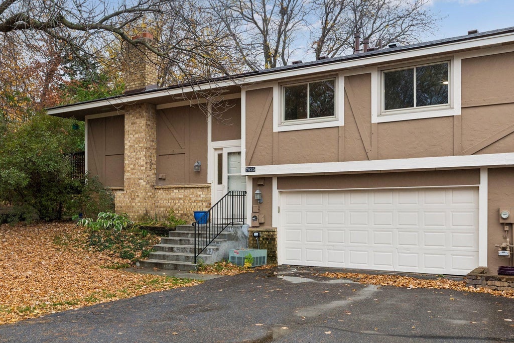 Photo of 7525 Zinnia Way, Maple Grove, MN 55311 (MLS # 7154713)