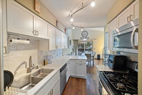 1266 Deercliff Lane Eagan MN 55123