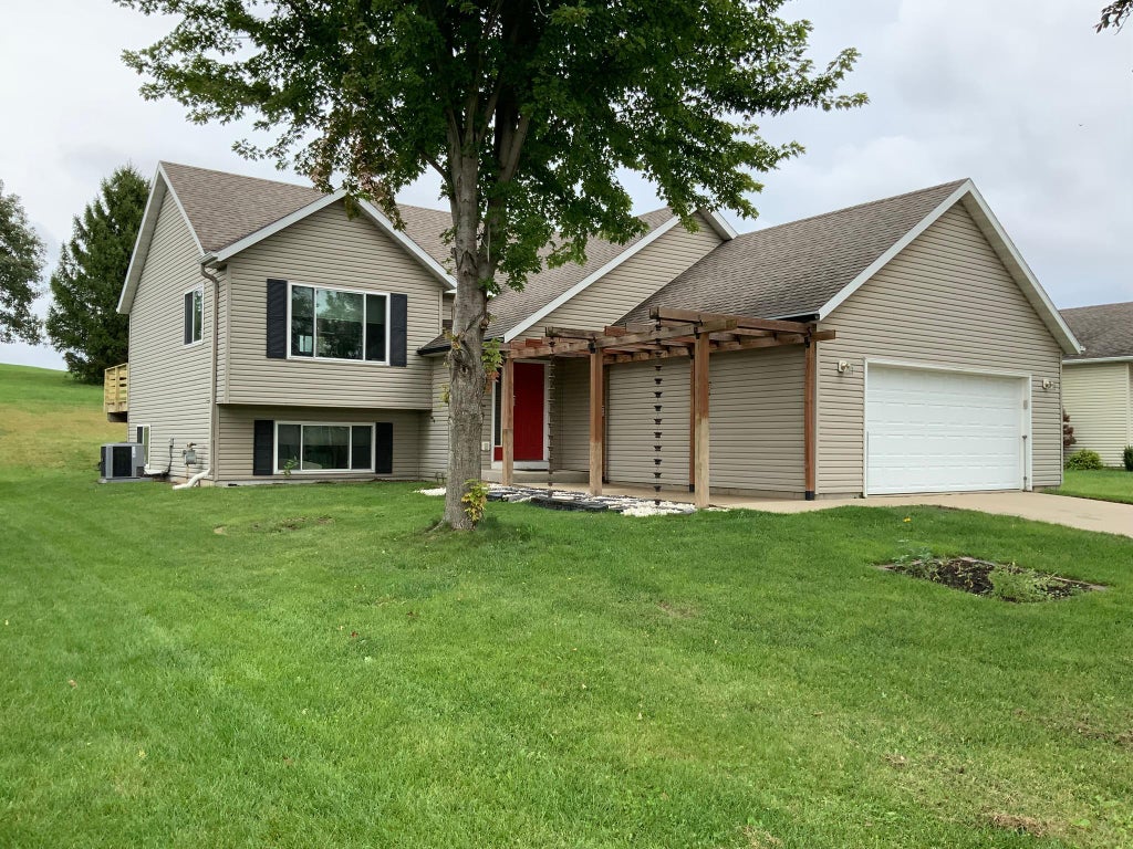 Photo of 5261 51st Street NW, Rochester, MN 55901 (MLS # 7148047)