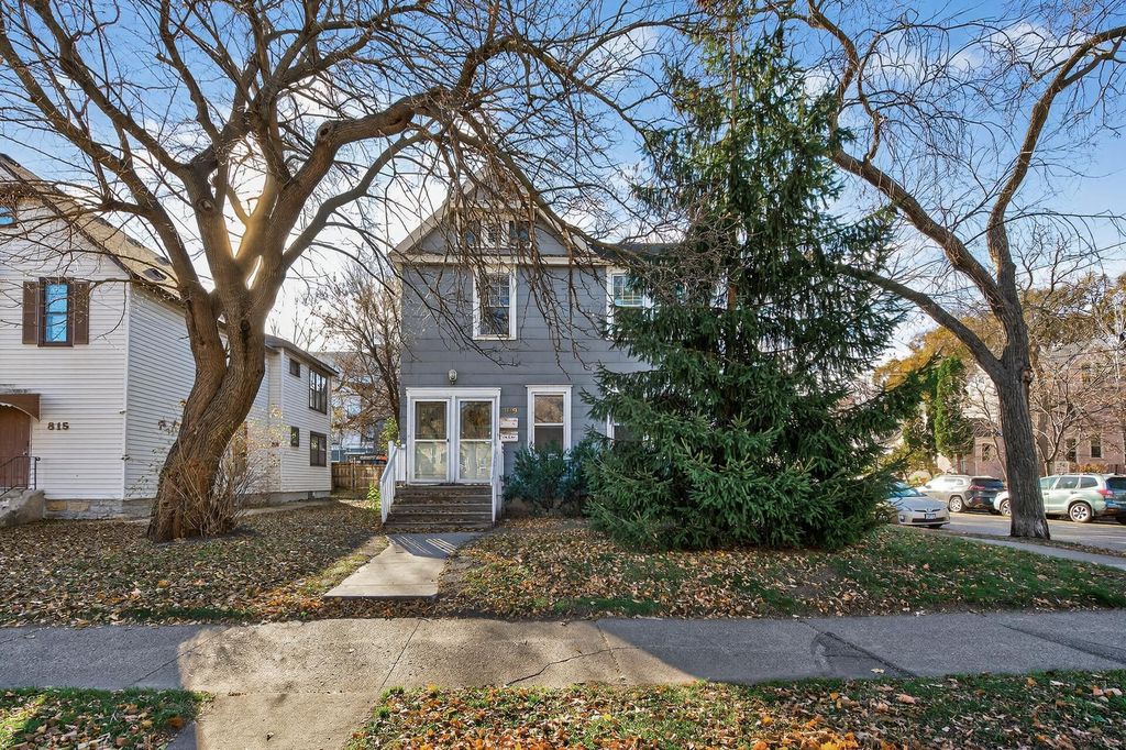 Photo of 819 W 28th Street, Minneapolis, MN 55408 (MLS # 7011203)