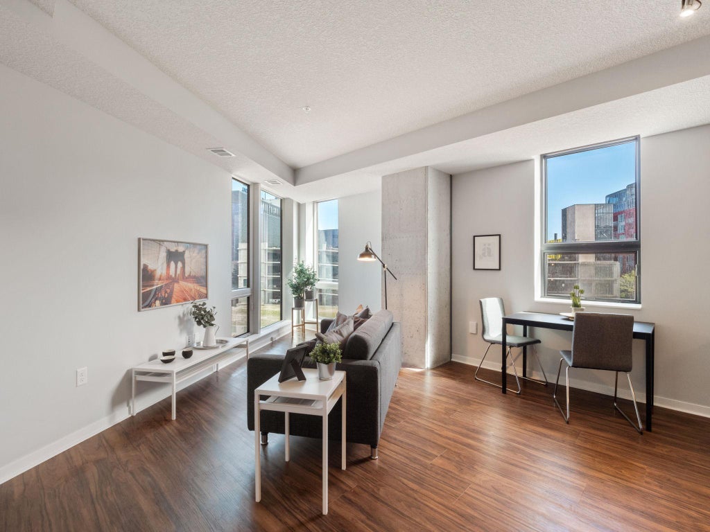 Photo of 811 Washington Avenue S #1503, Minneapolis, MN 55415 (MLS # 7163540)