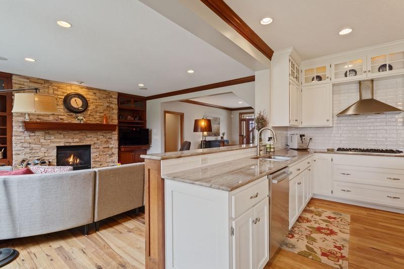 3262 Crestmoor Drive