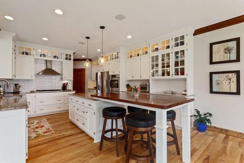 3262 Crestmoor Drive Woodbury MN 55125