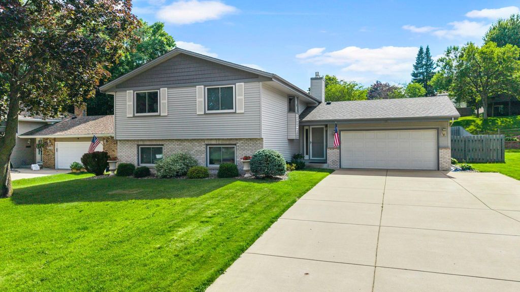 Photo of 5213 Overlook Drive, Bloomington, MN 55437 (MLS # 7105597)