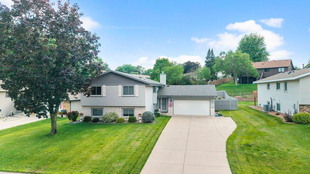 Photo of 5213 Overlook Drive, Bloomington, MN 55437 (MLS # 7105597)