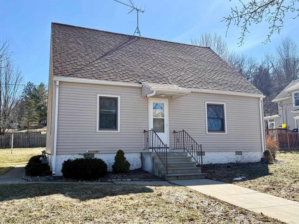 Photo of 115 2nd Street S, Cannon Falls, MN 55009 (MLS # 7043202)