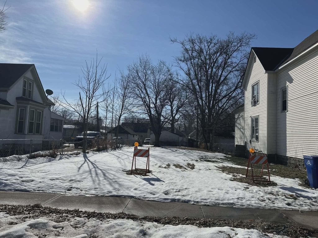 Photo of 920 Fremont Avenue, Saint Paul, MN 55106 (MLS # 7032098)