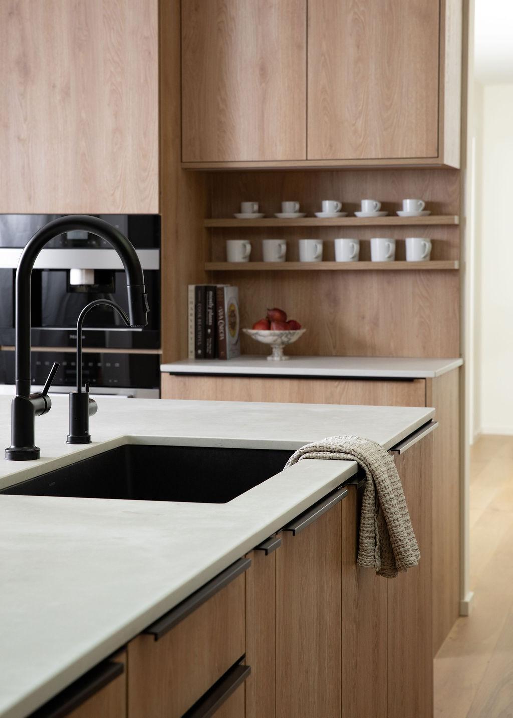 5423 Highwood Drive W