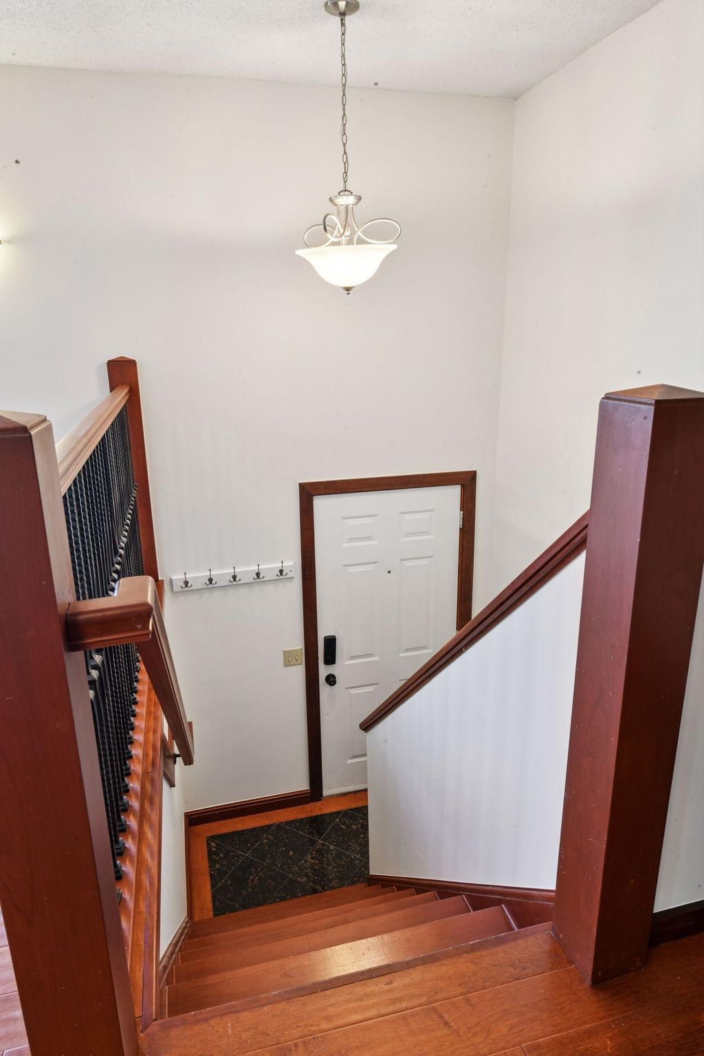 Photo of 7641 Nicholas Way, Chanhassen, MN 55317 (MLS # 7019826)