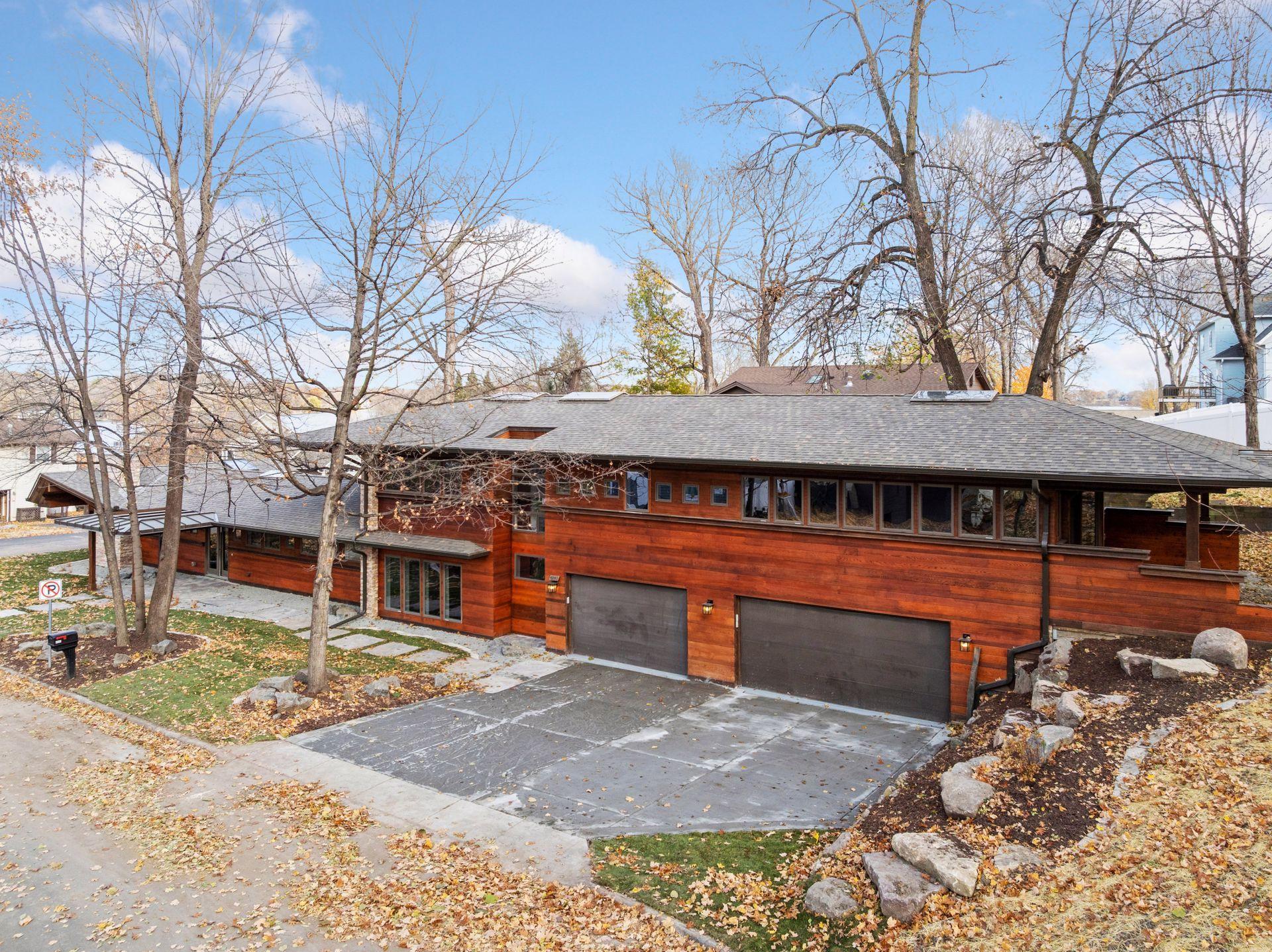 4945 Glen Elyn Road