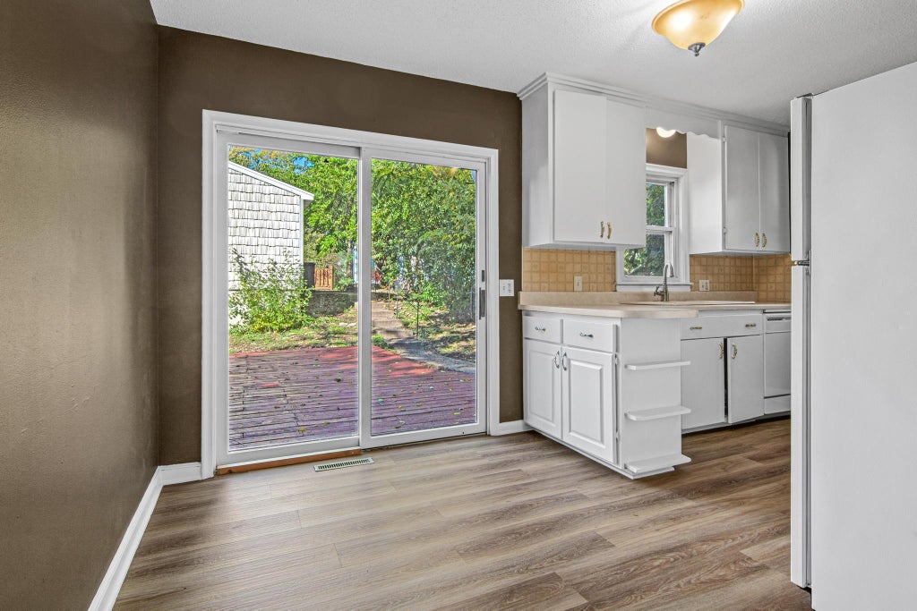 Photo of 1347 Searle Street, Saint Paul, MN 55130 (MLS # 7157493)