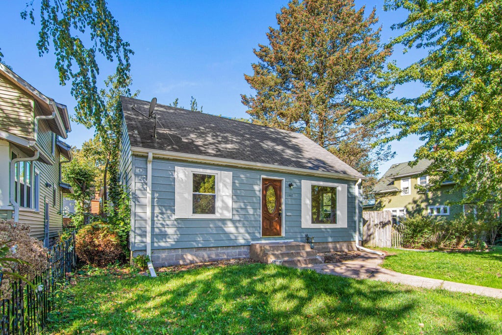 Photo of 1347 Searle Street, Saint Paul, MN 55130 (MLS # 7157493)