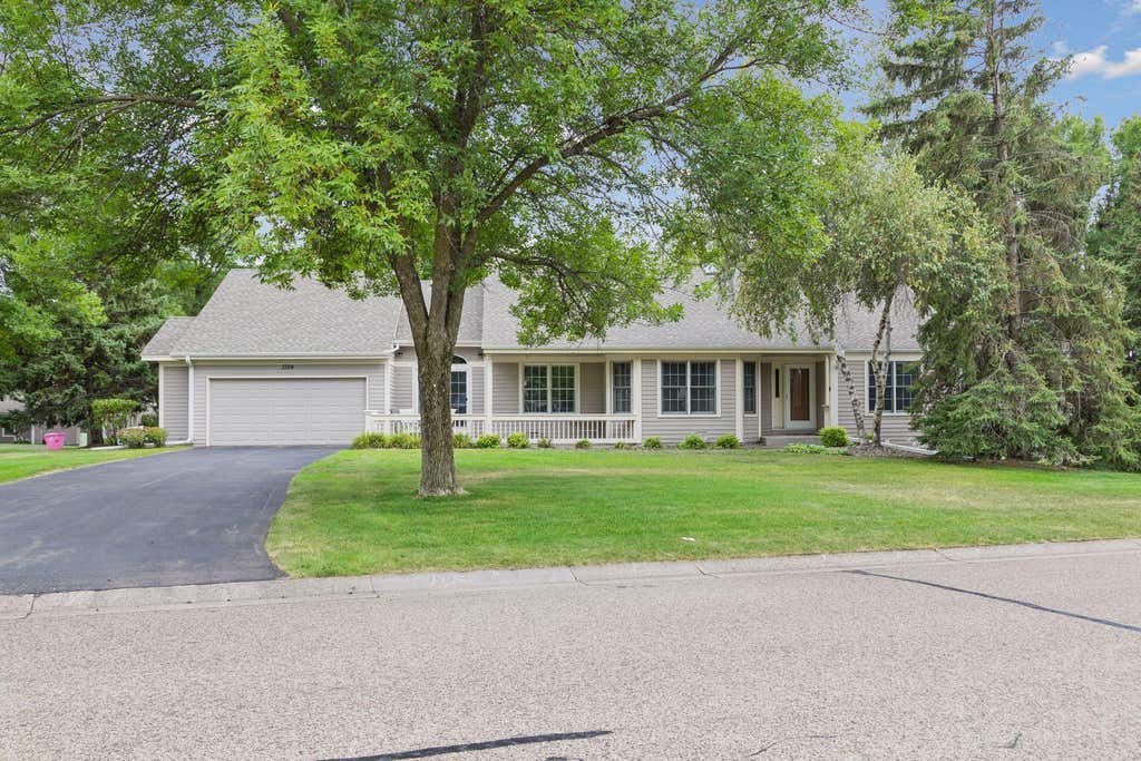 Photo of 1724 Donegal Drive, Woodbury, MN 55125 (MLS # 7131706)