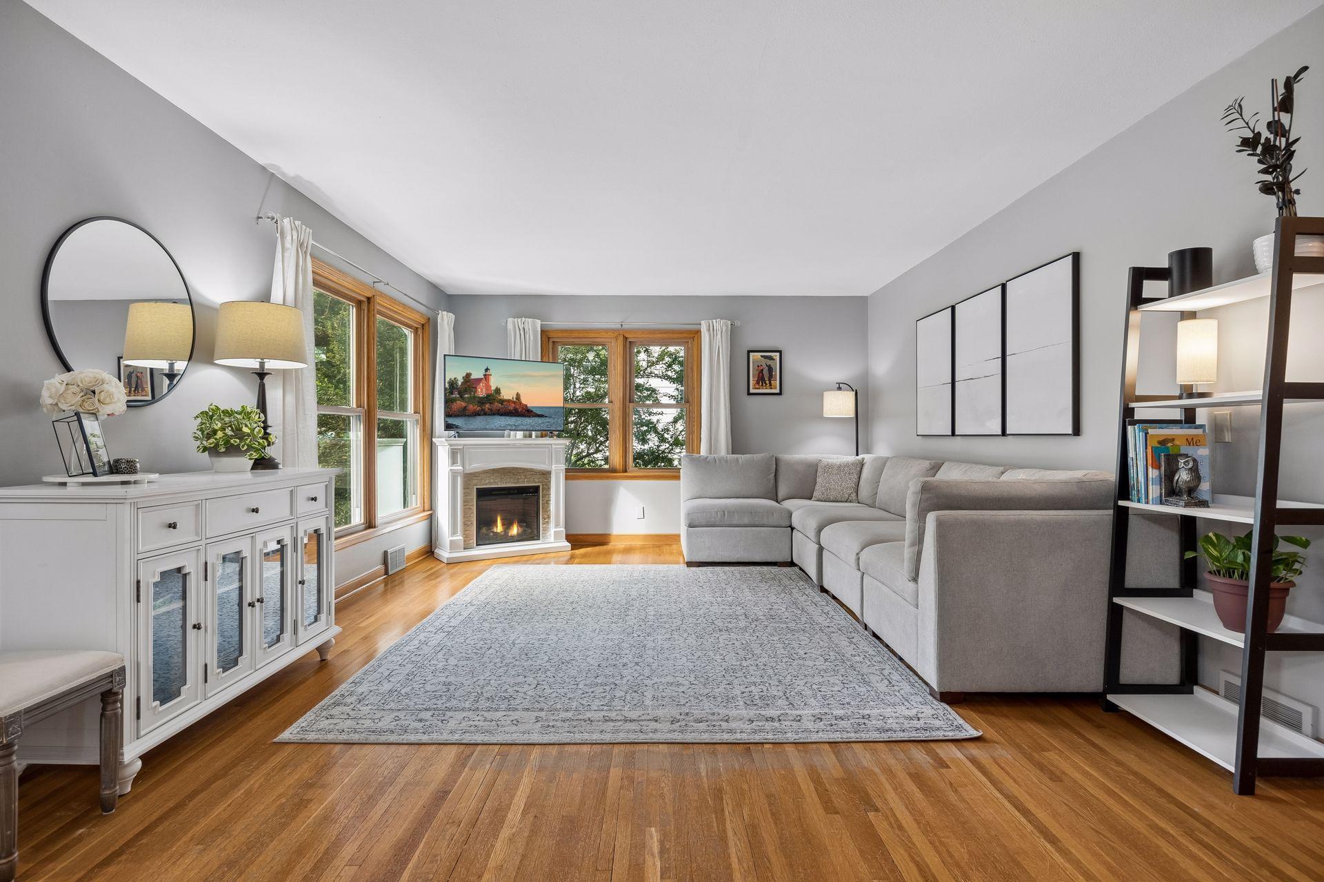 3221 Ulysses Street NE