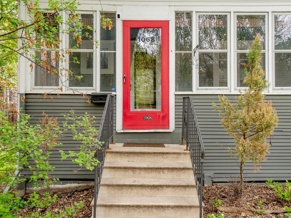 Photo of 1068 24th Avenue SE, Minneapolis, MN 55414 (MLS # 7058990)