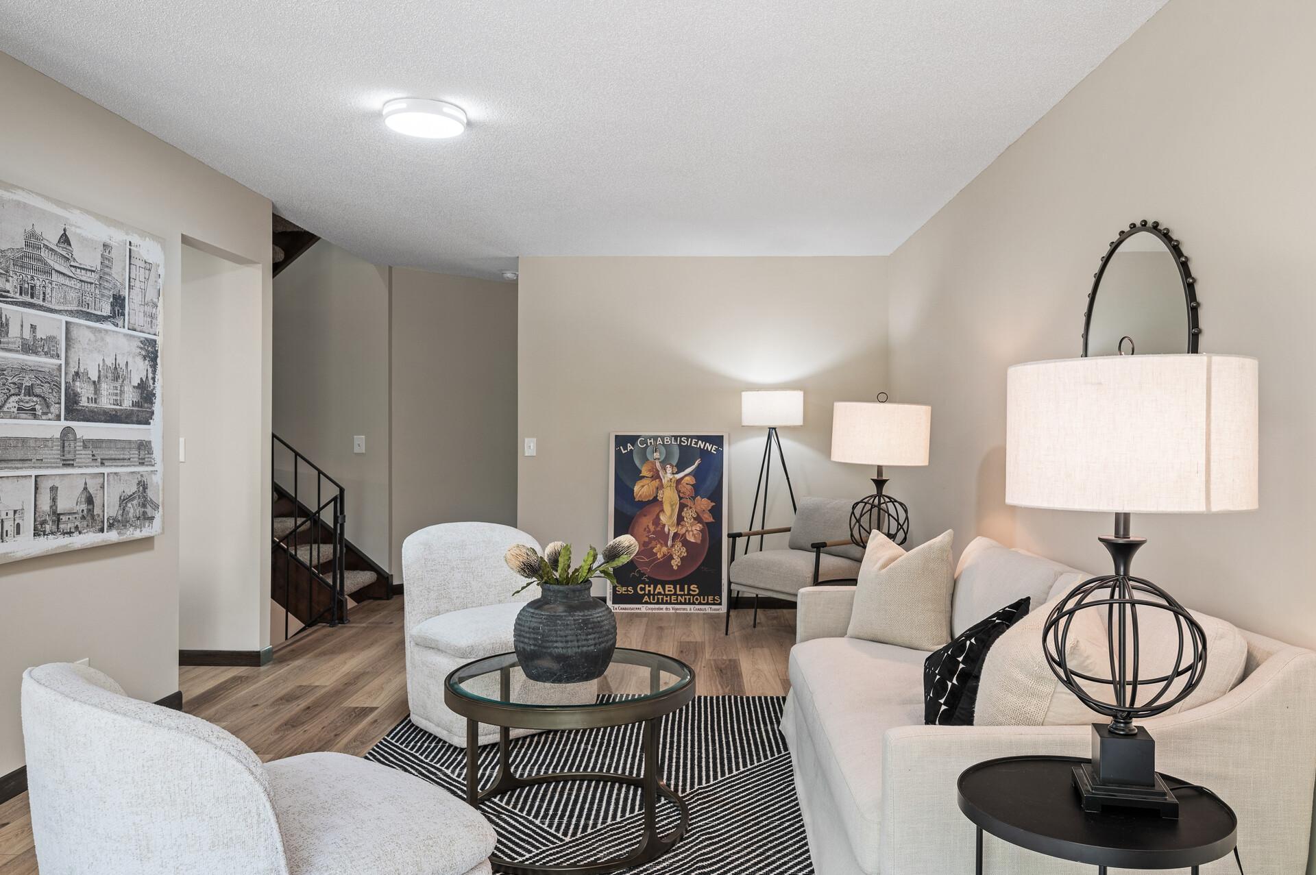 1940 Dupont Avenue S