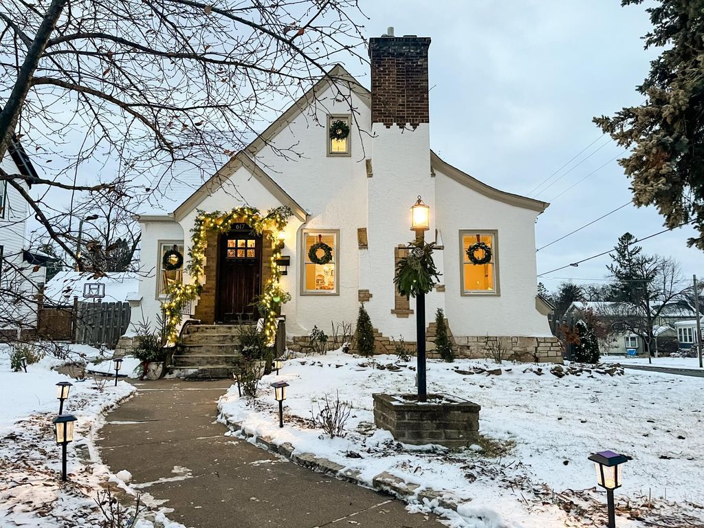 Photo of 617 6th Street, Hudson, WI 54016 (MLS # 6818377)