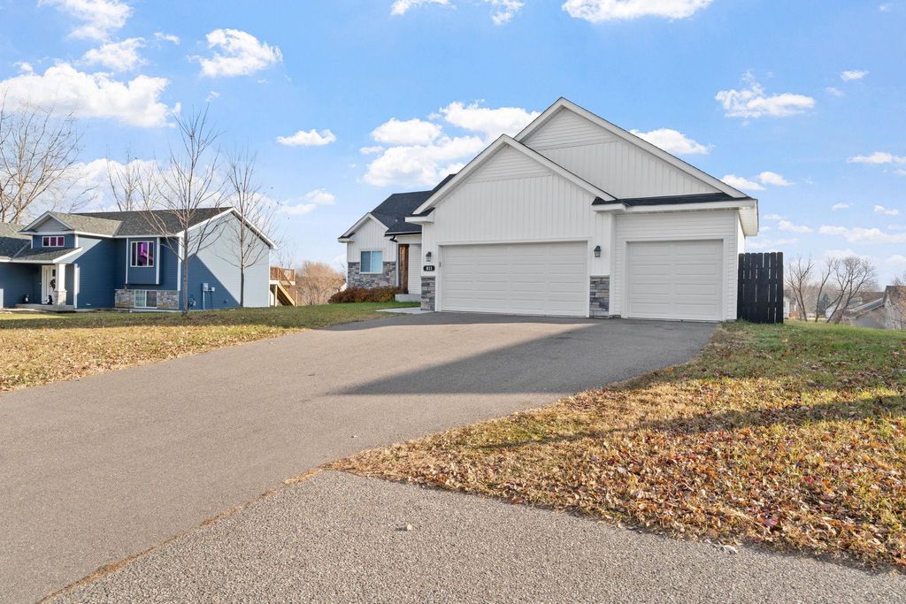 Photo of 811 Morrison Avenue, Annandale, MN 55302 (MLS # 7006598)