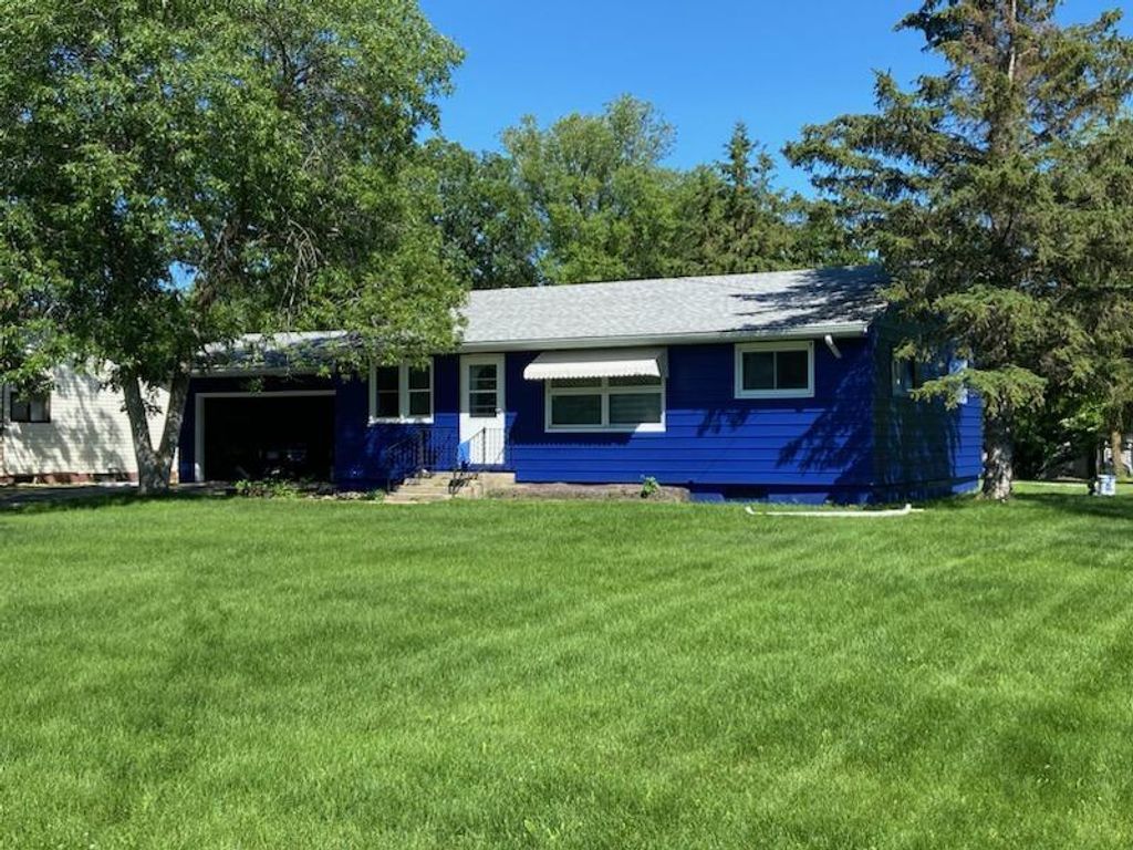 Photo of 610 S Main Street, Badger, MN 56714 (MLS # 7072584)