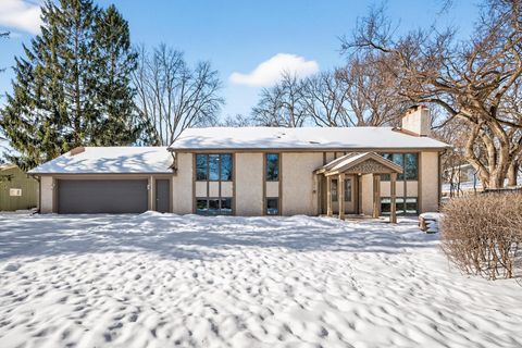 4134 Red Oak Ridge Minnetonka MN 55345