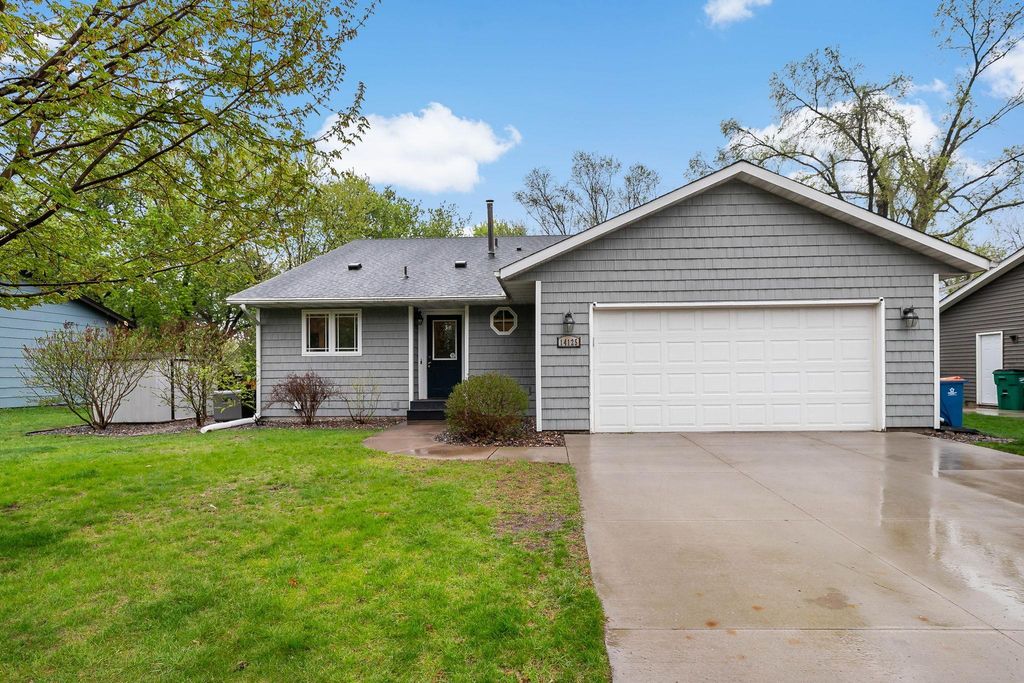 Photo of 14125 36th Avenue N, Plymouth, MN 55447 (MLS # 7076397)