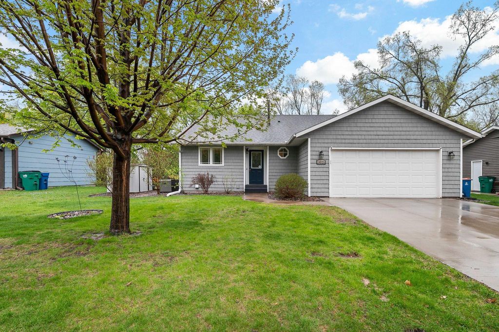 Photo of 14125 36th Avenue N, Plymouth, MN 55447 (MLS # 7076397)