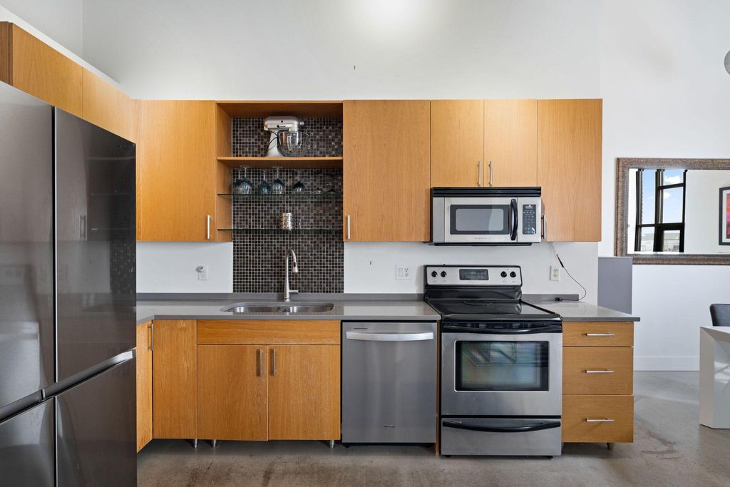 Photo of 718 Washington Avenue N #602, Minneapolis, MN 55401 (MLS # 6823670)