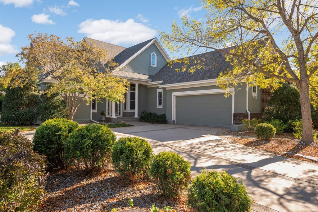 Photo of 1540 Waterford Court, Golden Valley, MN 55422 (MLS # 7073688)