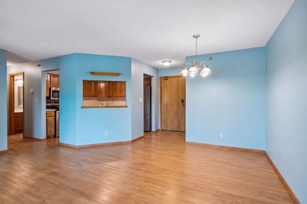 Photo of 3801 W 98th Street #209, Bloomington, MN 55431 (MLS # 7067937)