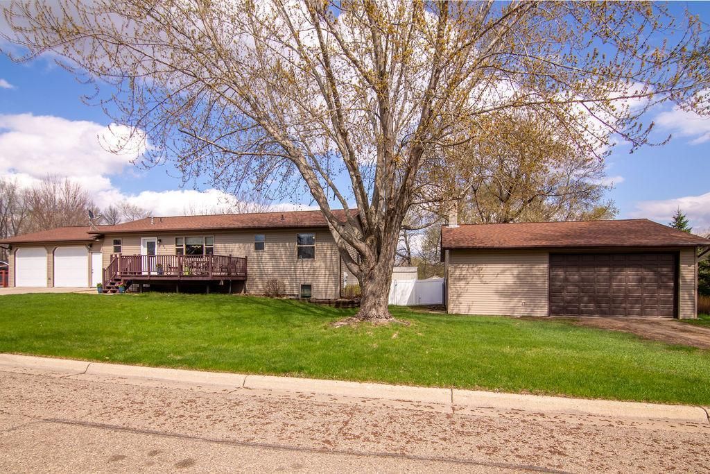 Photo of 811 Roosevelt Street, Alexandria, MN 56308 (MLS # 7062386)