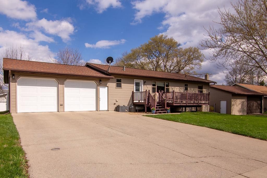 Photo of 811 Roosevelt Street, Alexandria, MN 56308 (MLS # 7062386)