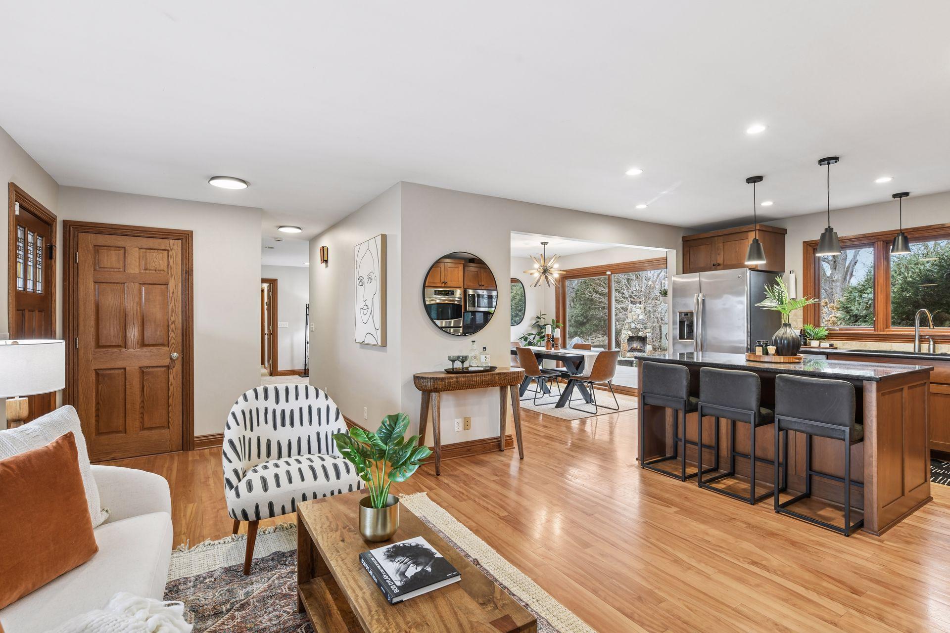 2810 Aquila Avenue S