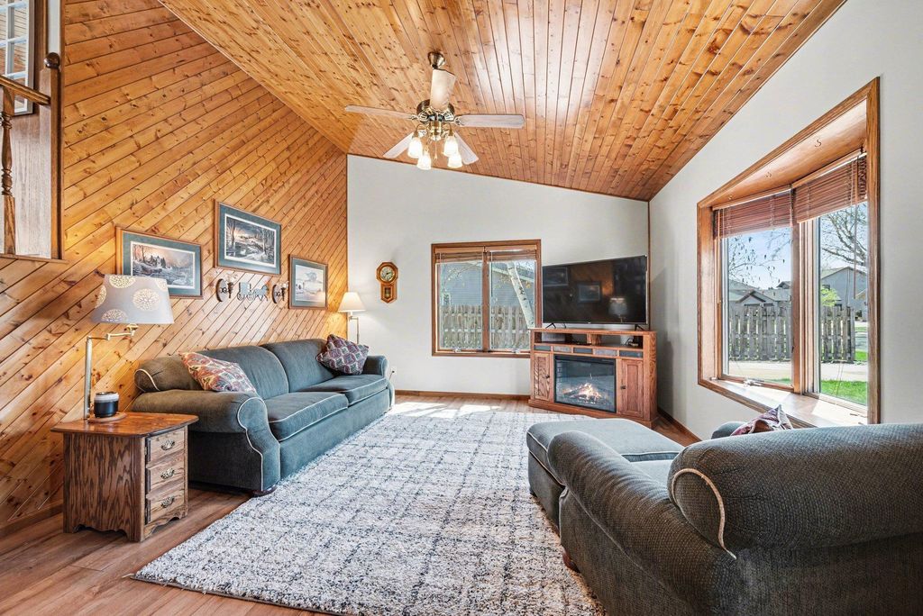 Photo of 609 W Welco Drive, Montgomery, MN 56069 (MLS # 7057522)