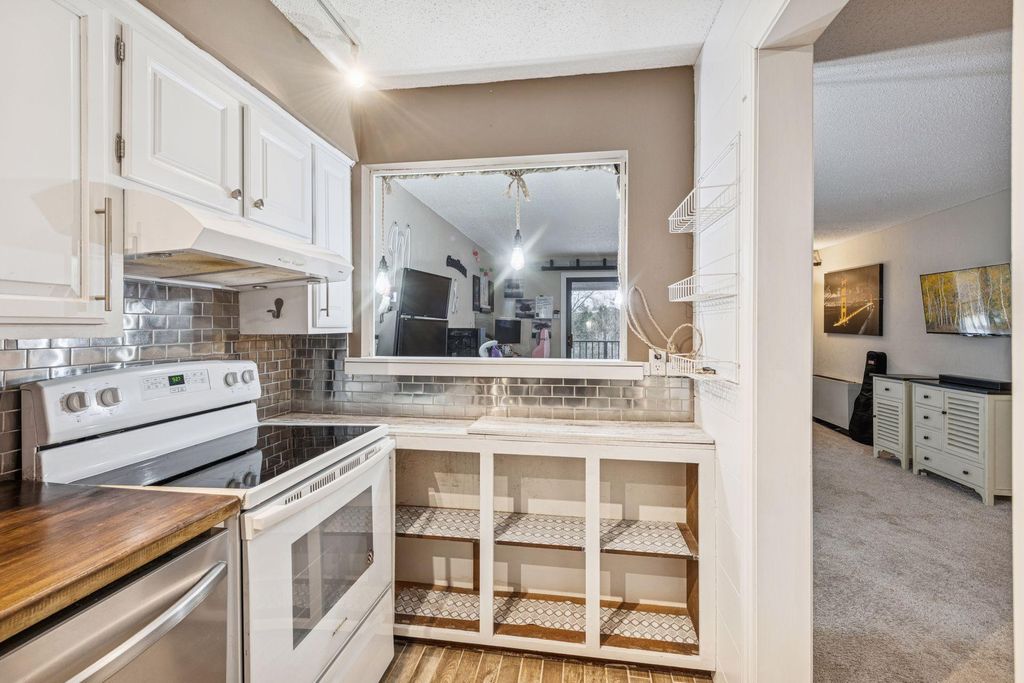 Photo of 2200 Nevada Avenue S #211, Saint Louis Park, MN 55426 (MLS # 7010329)