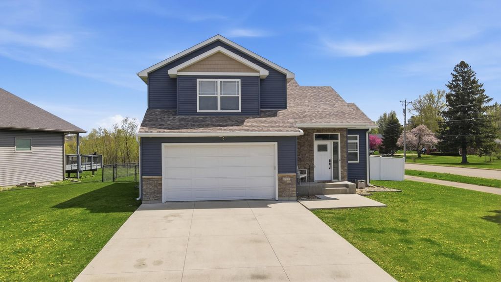 Photo of 1300 18th Drive NE, Austin, MN 55912 (MLS # 7068303)
