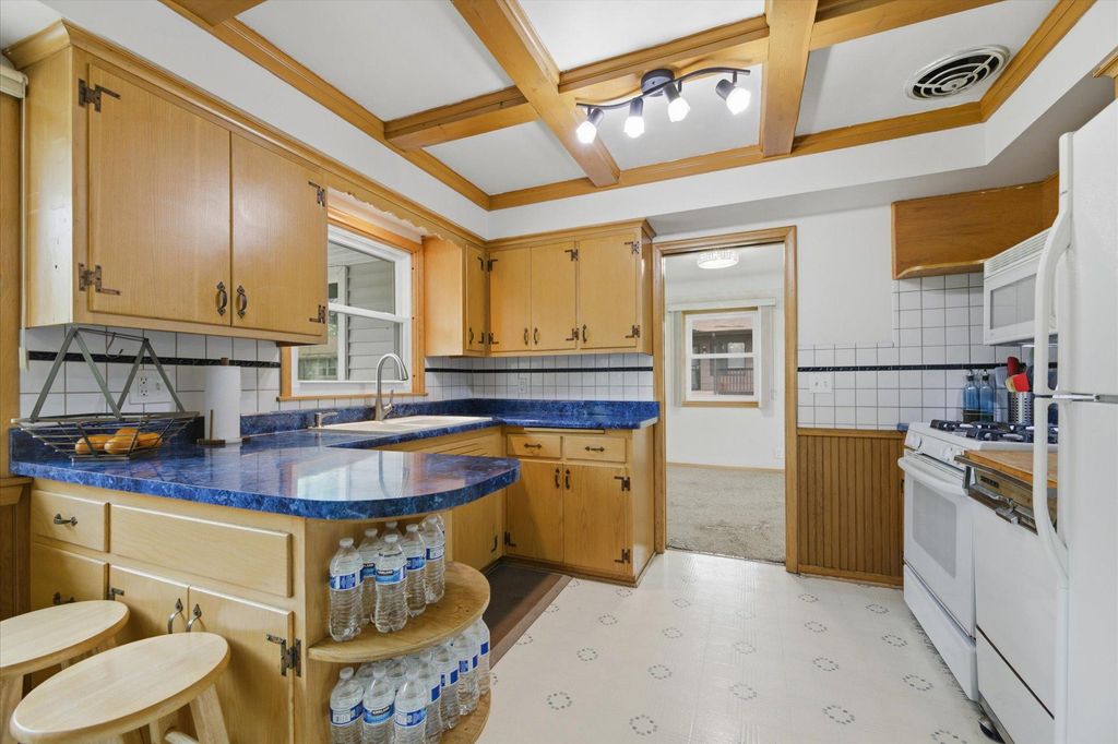 Photo of 6316 40th Avenue N, Crystal, MN 55427 (MLS # 7069073)
