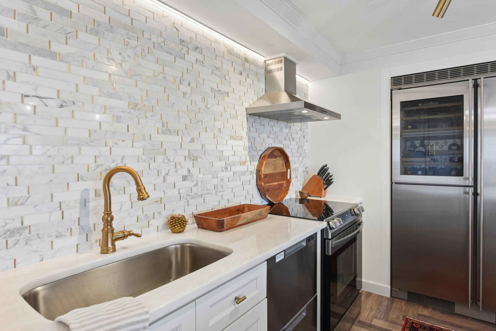 168 6th Street E 4105