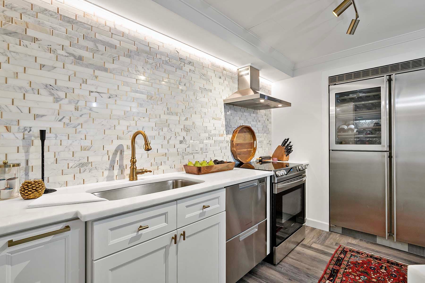 168 6th Street E 4105