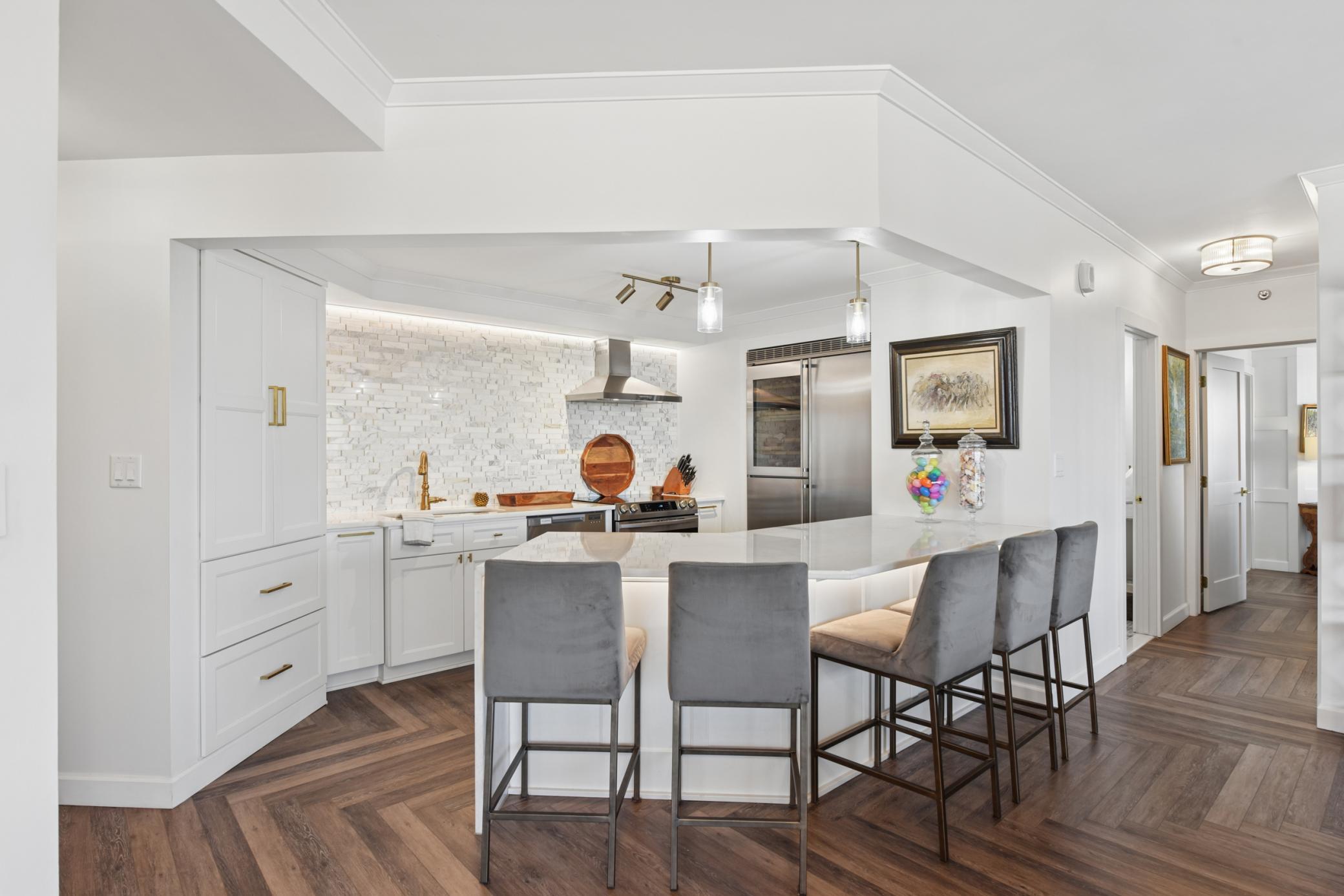 168 6th Street E 4105