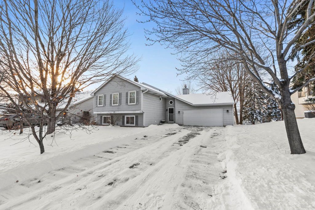Photo of 13912 Xerxes Avenue S, Burnsville, MN 55337 (MLS # 6823826)