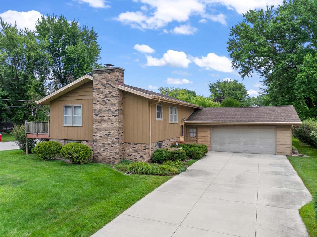 Photo of 816 1st Avenue NW, Byron, MN 55920 (MLS # 7122536)