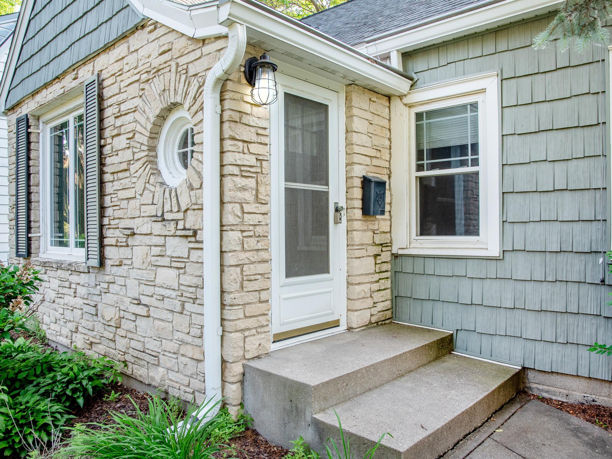 436 Woodlawn Avenue