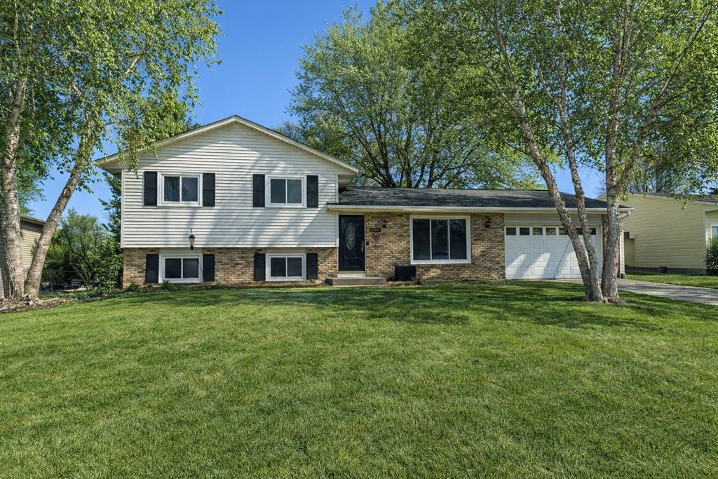 Photo of 15765 Hayes Trail, Apple Valley, MN 55124 (MLS # 7027228)
