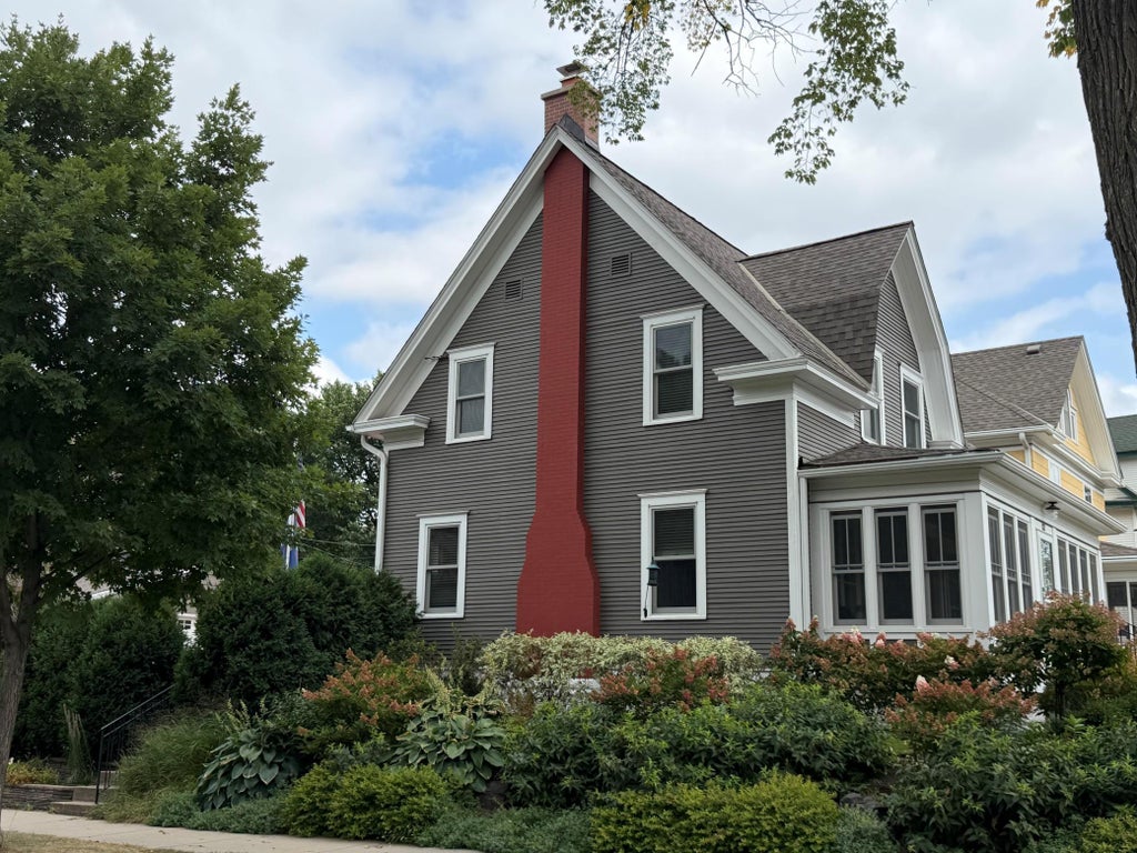 Photo of 132 W 36th Street, Minneapolis, MN 55408 (MLS # 7078621)