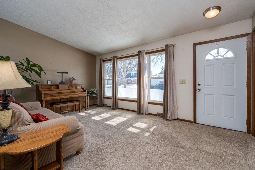 Photo of 2712 E Main Street, Mankato, MN 56001 (MLS # 7039417)